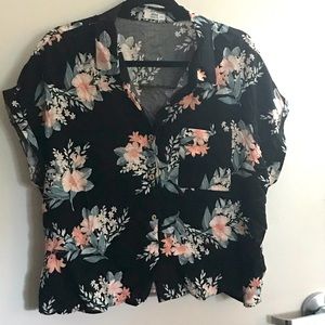Ardene’s Cropped Floral Button Down Top